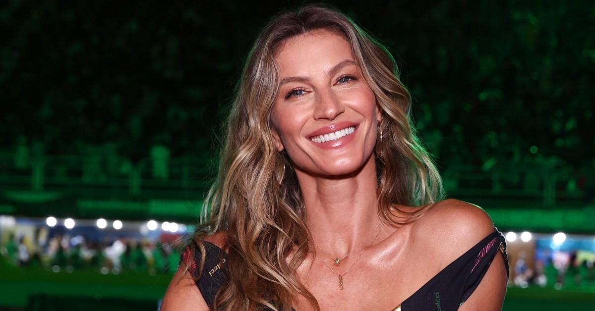 gisele bundchen shows body stroll newborn dog miami  month birth