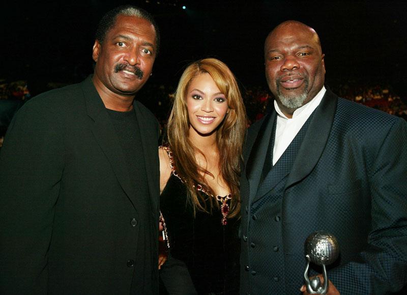 Matthew knowles sued selling beyonce memorablilia 07