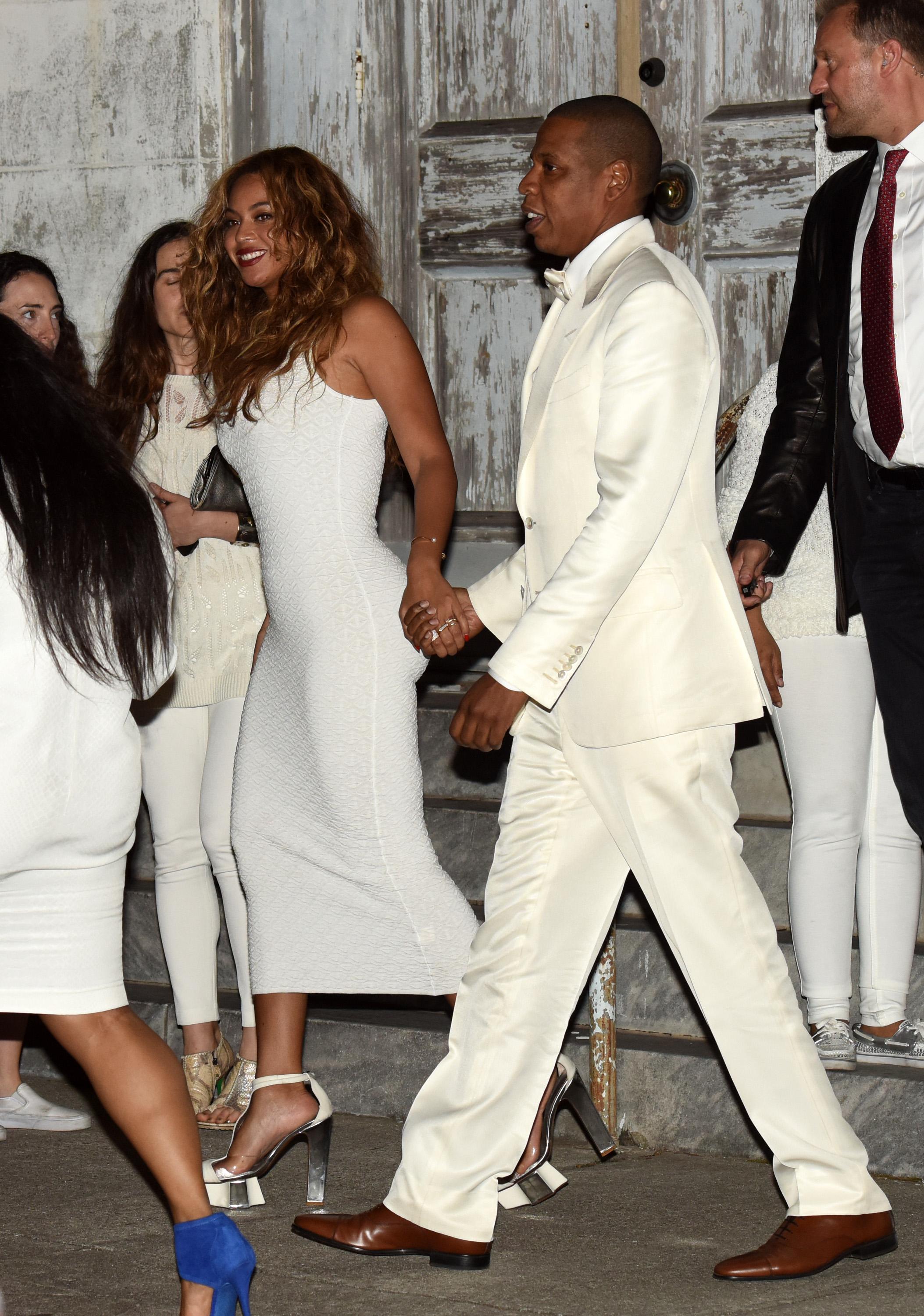 Beyonce and Jay Z dance in a second line parade for Solange Knowles and Alan Ferguson&#039;s wedding