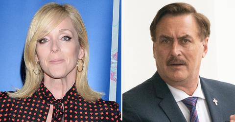 jane krakowski affair pillow man postpic