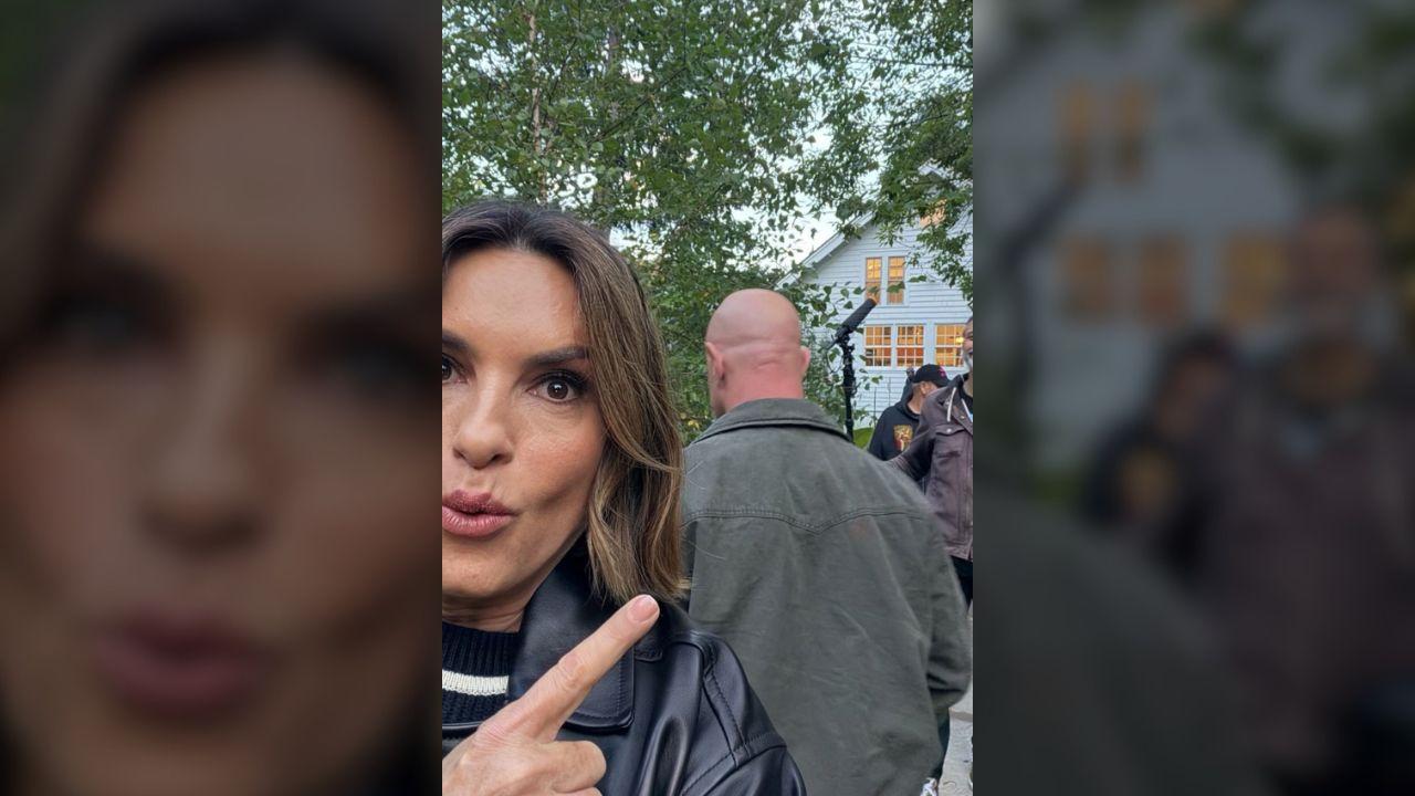 Image of fans reacted to Christopher Meloni and Mariska Hargitay’s long-awaited reunion.