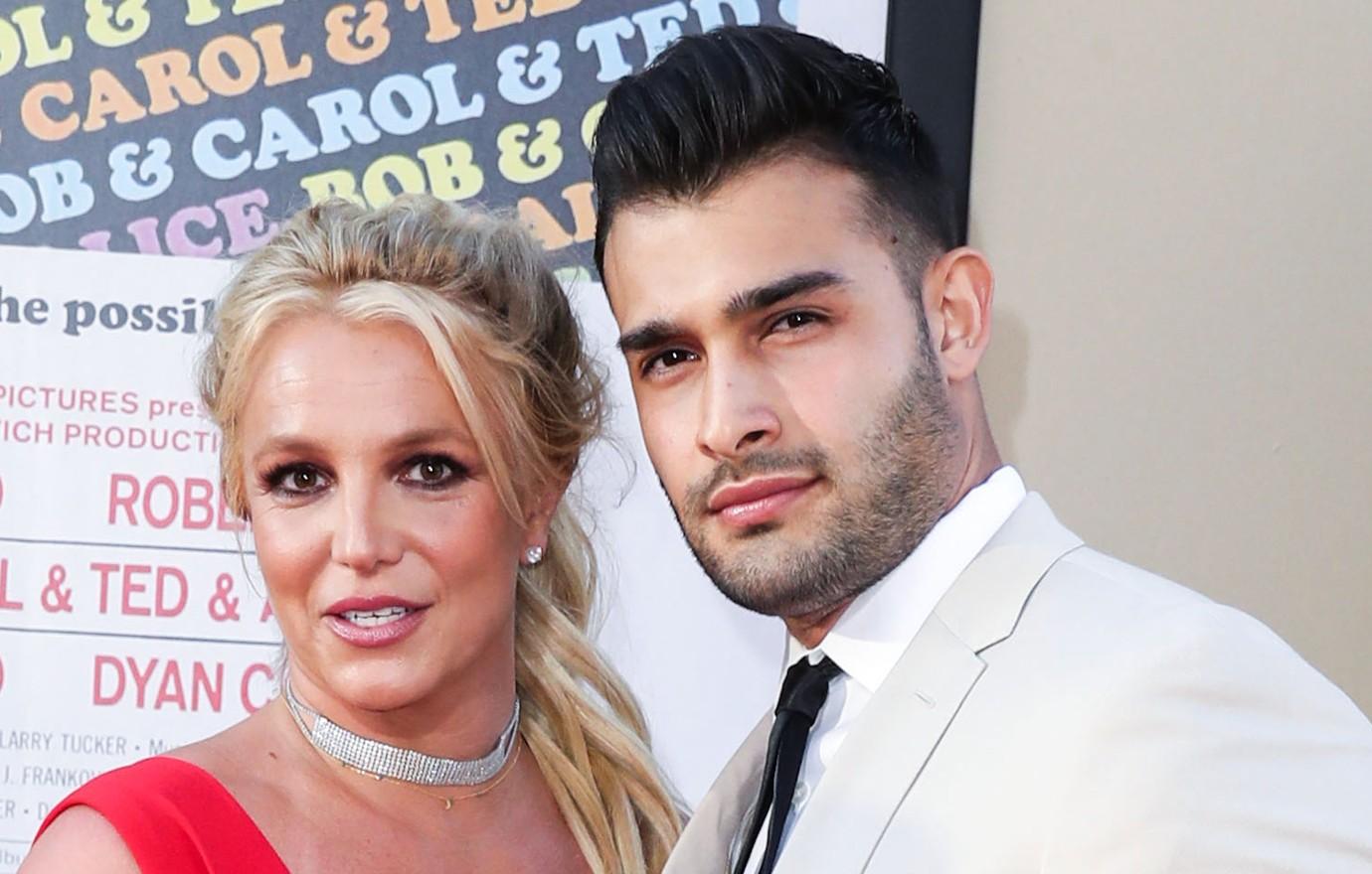 britney spears deletes instagram vent bullied by documentaries