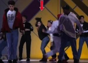 2011__05__Jennifer_Lopez_NKOTB_May10 300×215.jpg