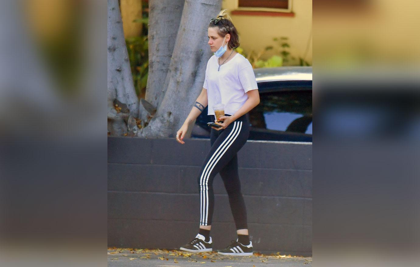 Pregnant Emma Roberts Spotted Coffee Kristen Stewart