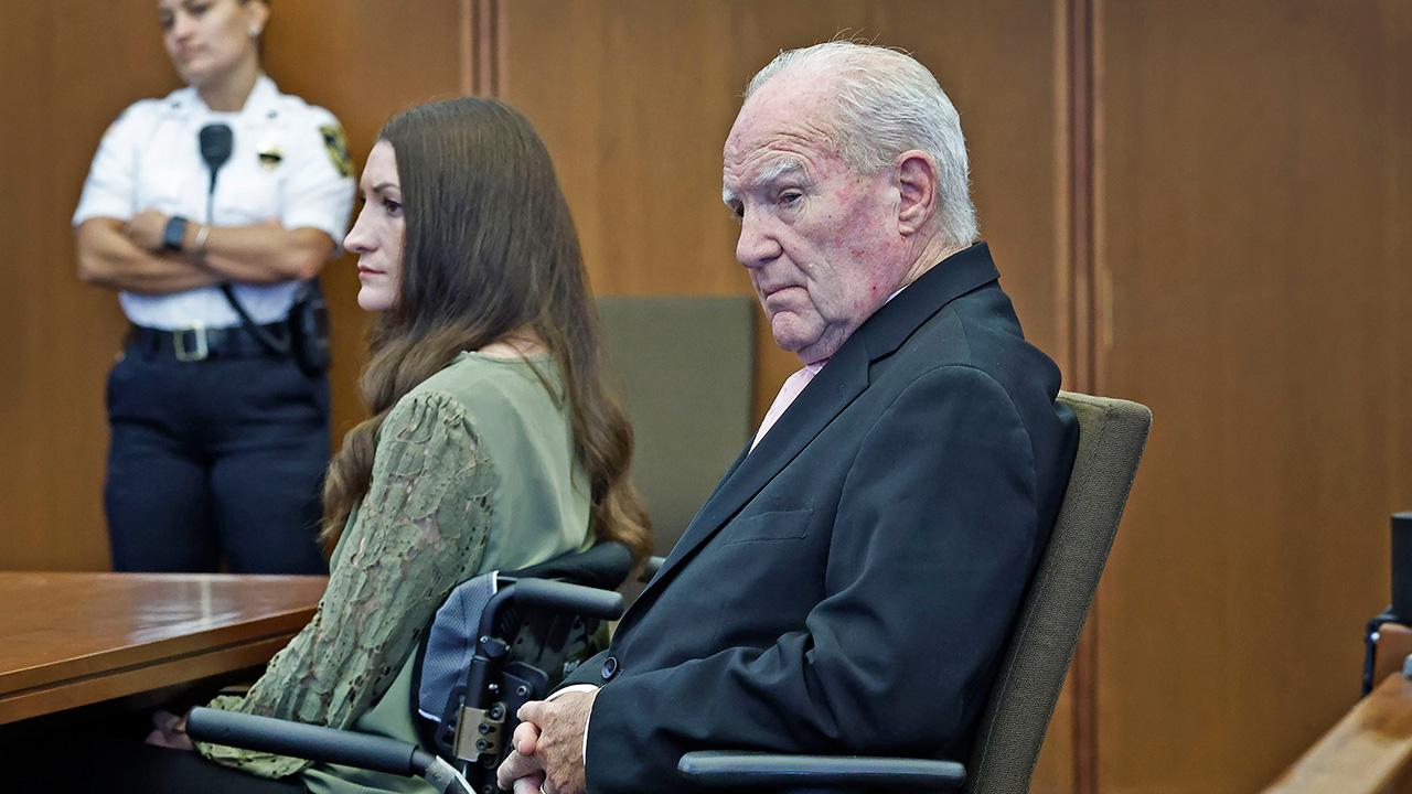 photo of It's unclear if Lindsay Clancy will be retried.