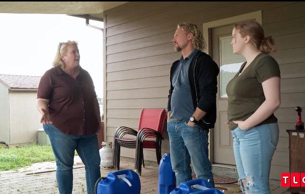 sister wives robyn brown declares collateral damage from christine leaving
