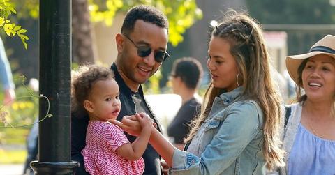 pregnant chrissy teigen baby bump luna john legend pics pp