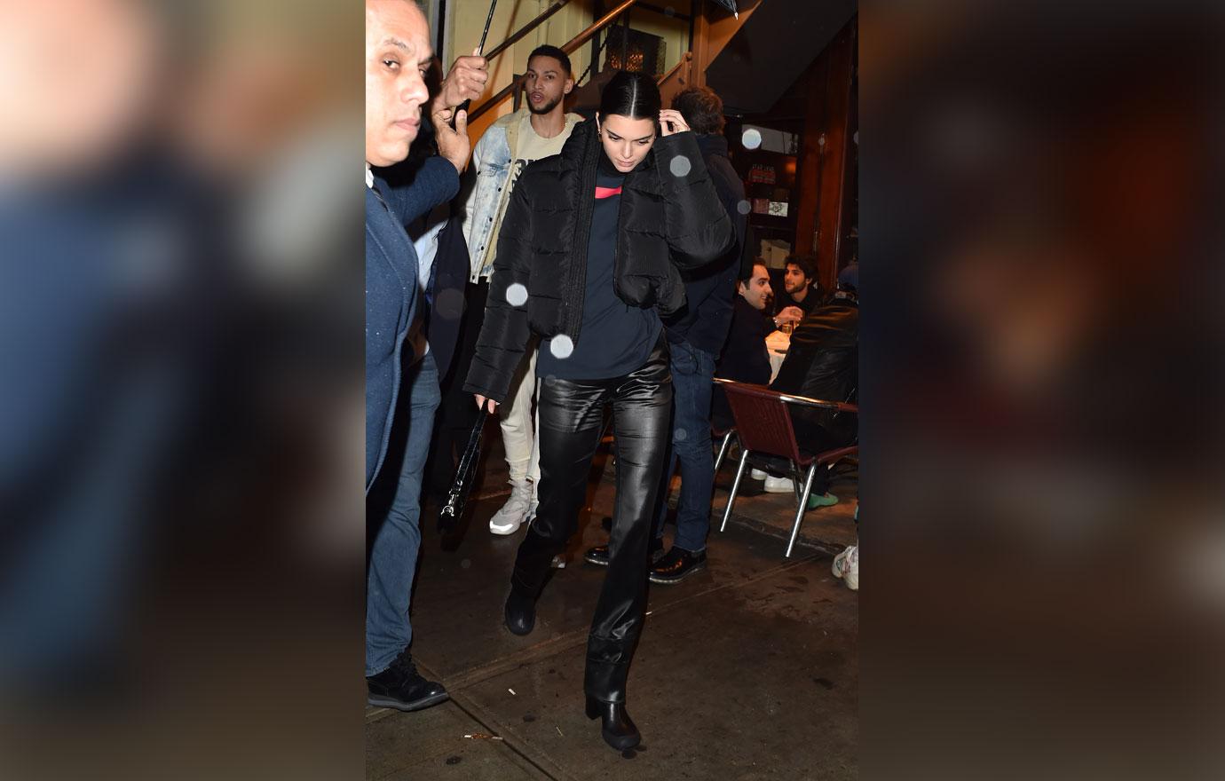 Kendall Jenner's Yoga Pants + Nike Sneakers at Brunch With Ben Simmons –  Footwear News