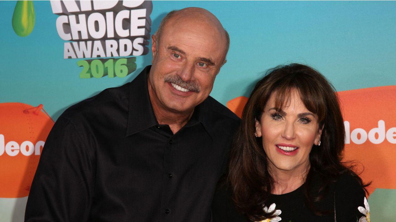 image of Robin McGraw recalled meeting Dr. Phil McGraw in 1973 after her original double-date plans fell through.