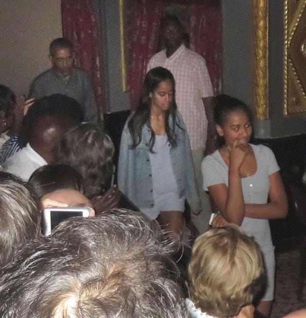 Sasha vs malia obama job 06