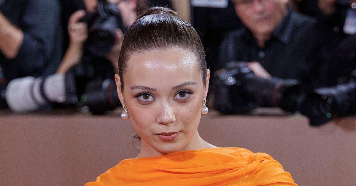 image of One user wrote, 'Well no one knows who she is.'