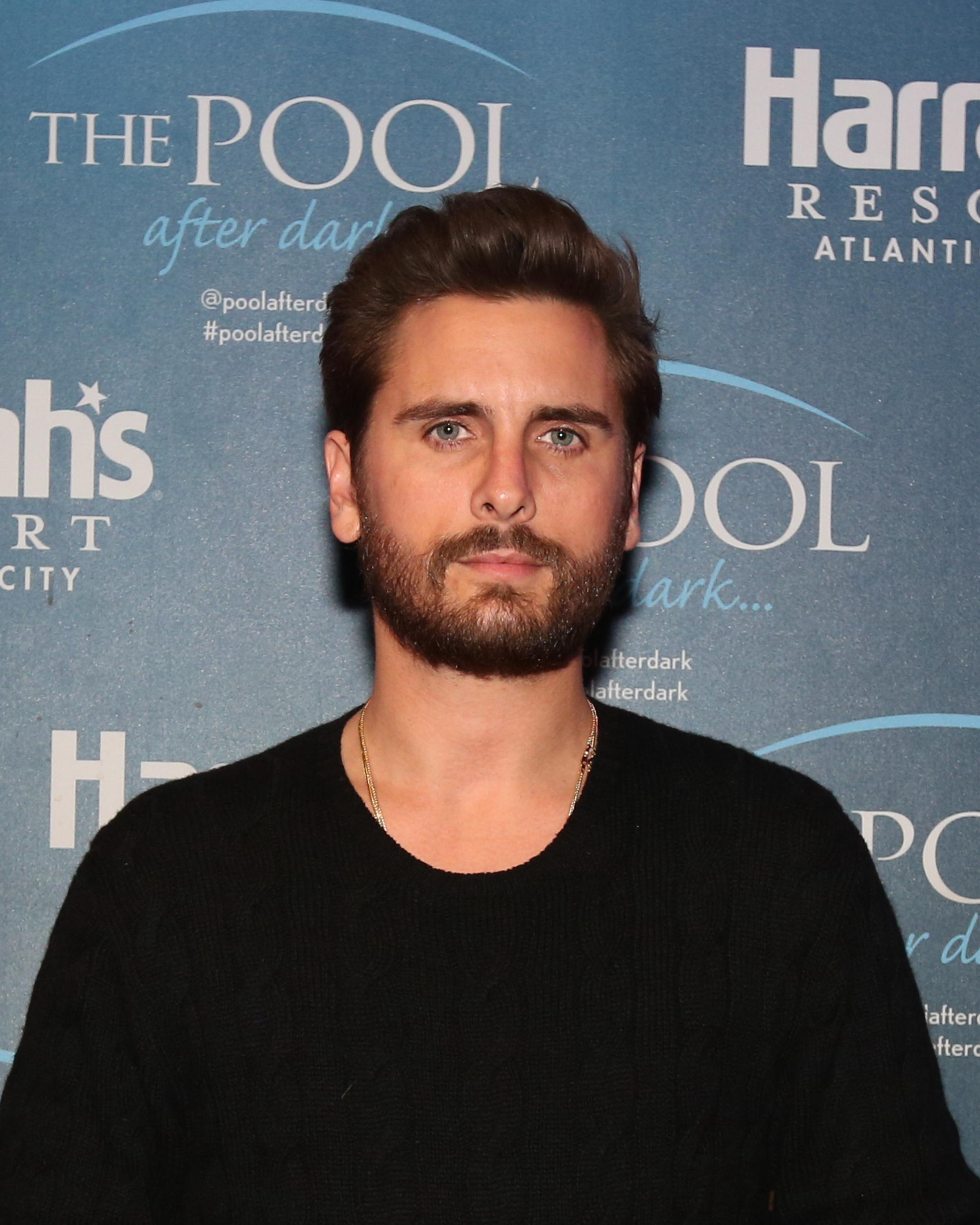 Scott disick wants win kourntey kardashian back