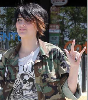 Paris_jackson_suicide_note_pills_rotator.jpg