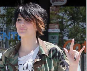 Paris_jackson_suicide_note_pills_rotator.jpg