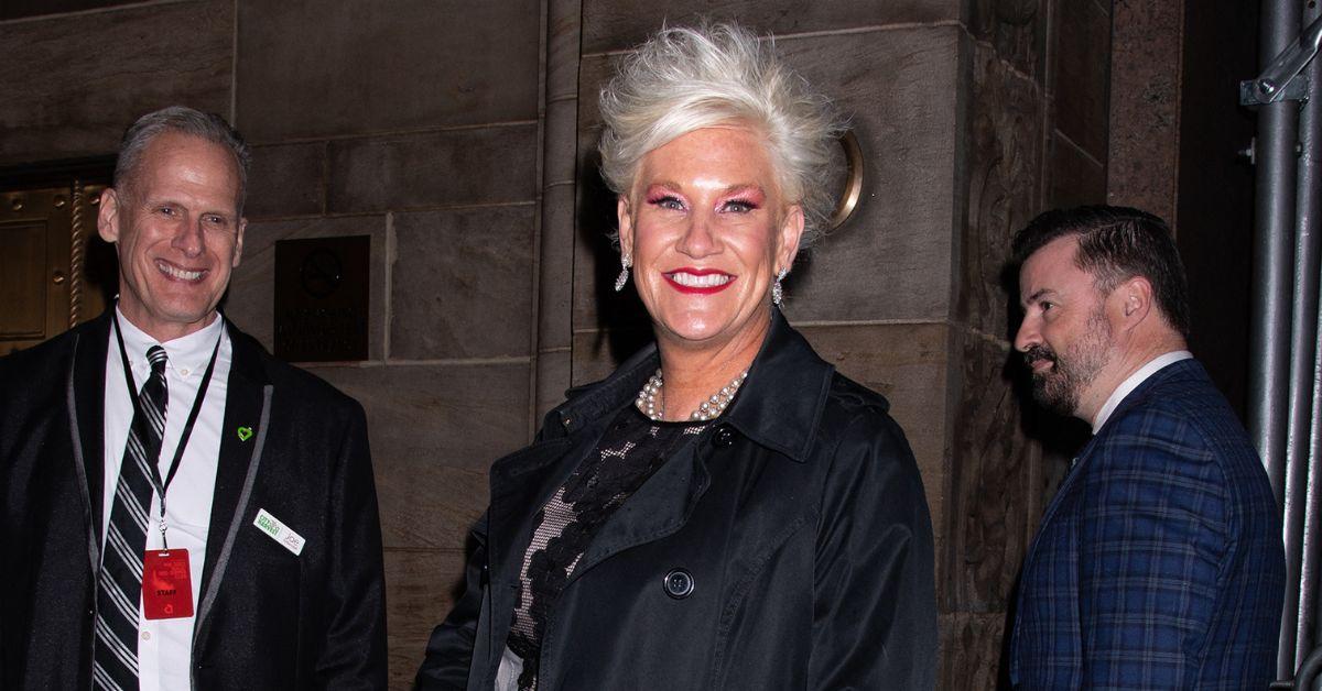 image of Videos showed Anne Burrell arriving home with her husband before her death. 