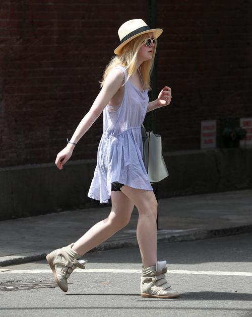 Dakota fanning april16 003_ _1.jpg