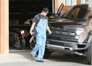 2010__05__Jesse_James_May28_15 300×218.jpg