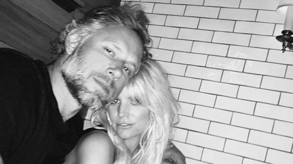 Jessica Simpson celebrates losing 100 pounds since giving birth