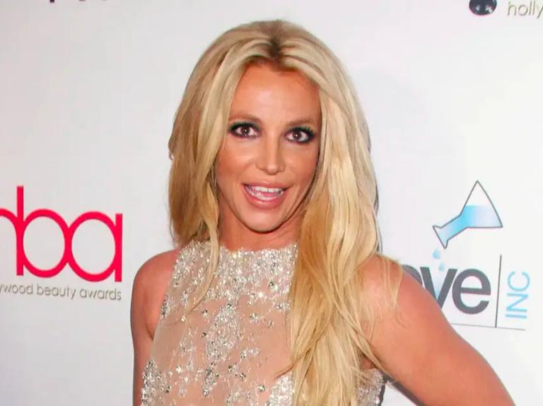 Britney Spears Asks God When Shell Smile Again After Slap 3308