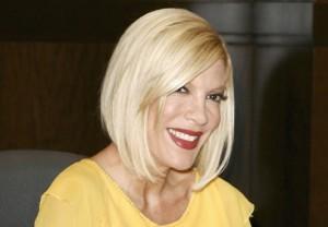 2010__06__Tori_Spelling_June22_484 copy 300×208.jpg