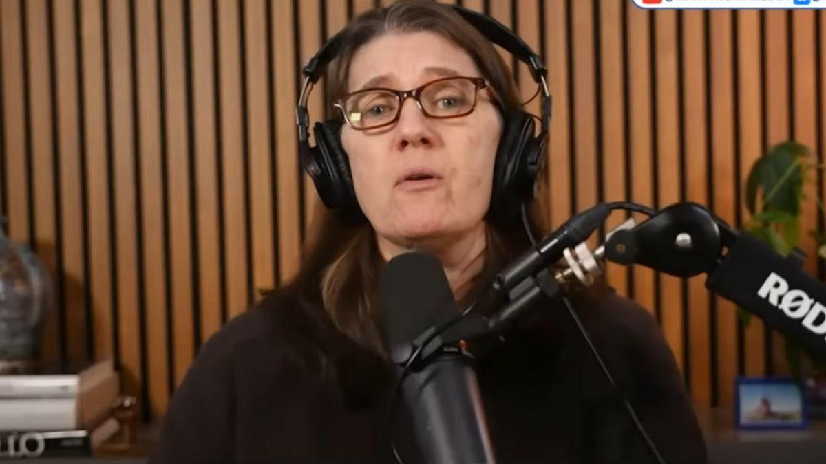 image of Donald Trump's niece described working from a desk inside Trump Tower.