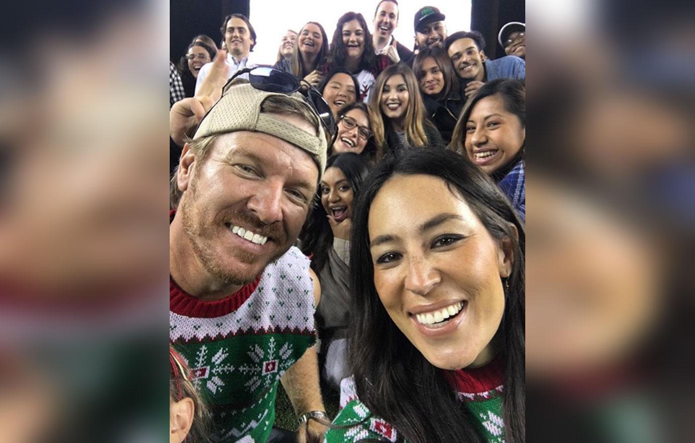 Joanna Gaines Pregnant Baby Loves Music Pic 05