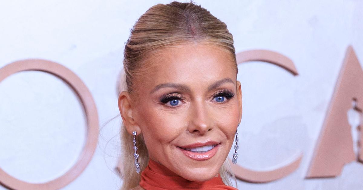 Image of Kelly Ripa thinks her 'ego' is too big for her to compete on 'DWTS.'