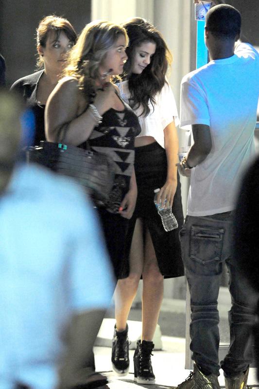 Justin Bieber has a late night Rendezvous with Selena Gomez **USA ONLY**