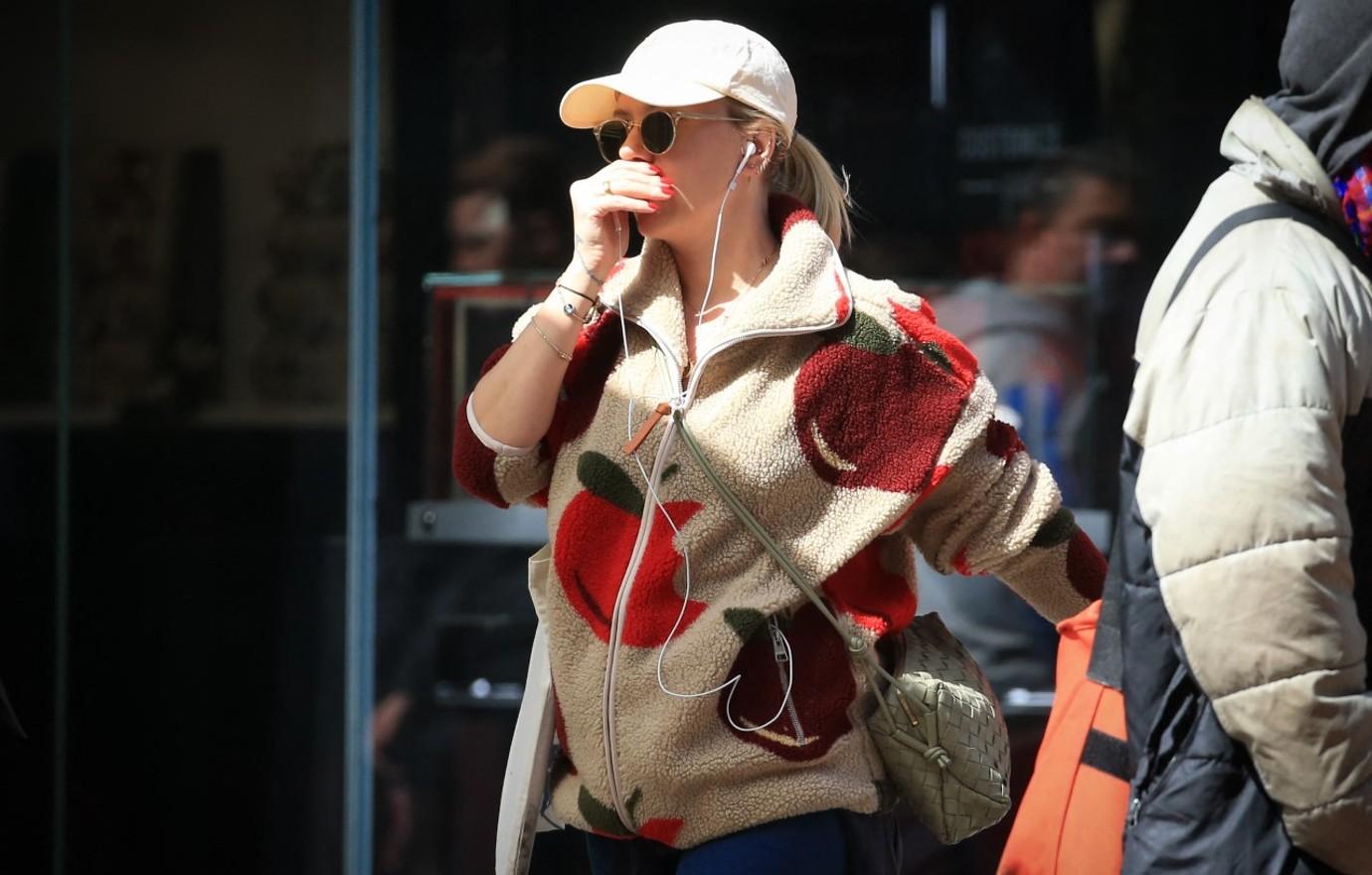 Scarlett Johansson Seen Out & About In NYC: Photos