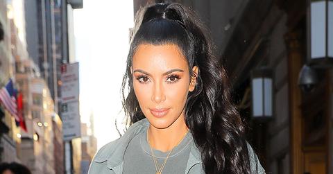 Kim kardashian strips down selfie video