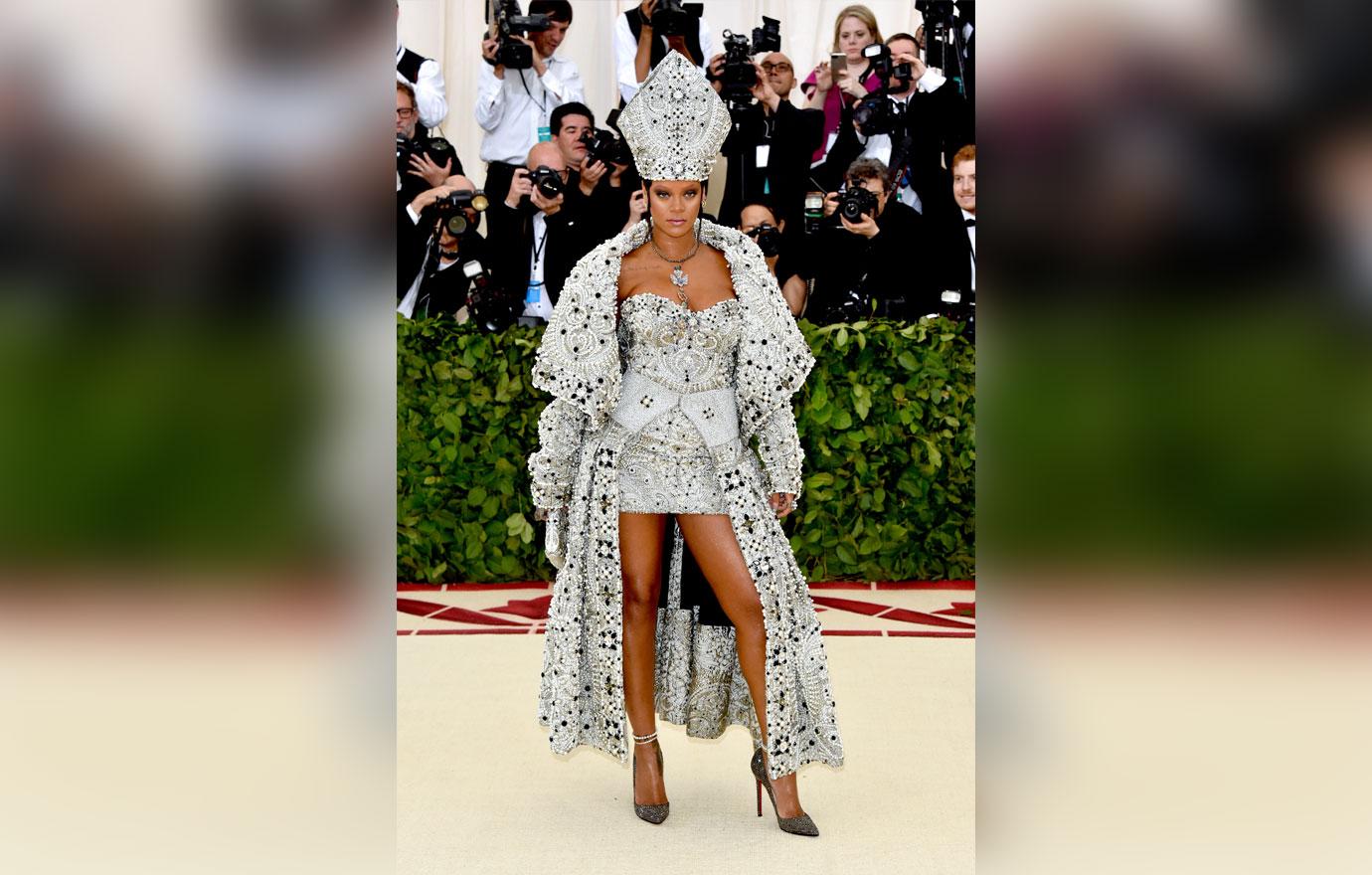 rihanna dressed as pope met gala pics 1