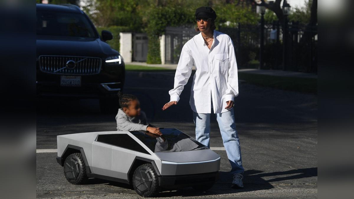 Photo of Kelly Rowland shares her two sons with her husband, Tim Weatherspoon.