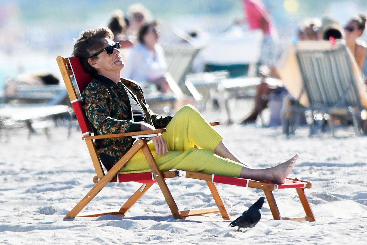 Mick Jagger Hits The Beach With Younger Gf Melanie Hamrick Pics 