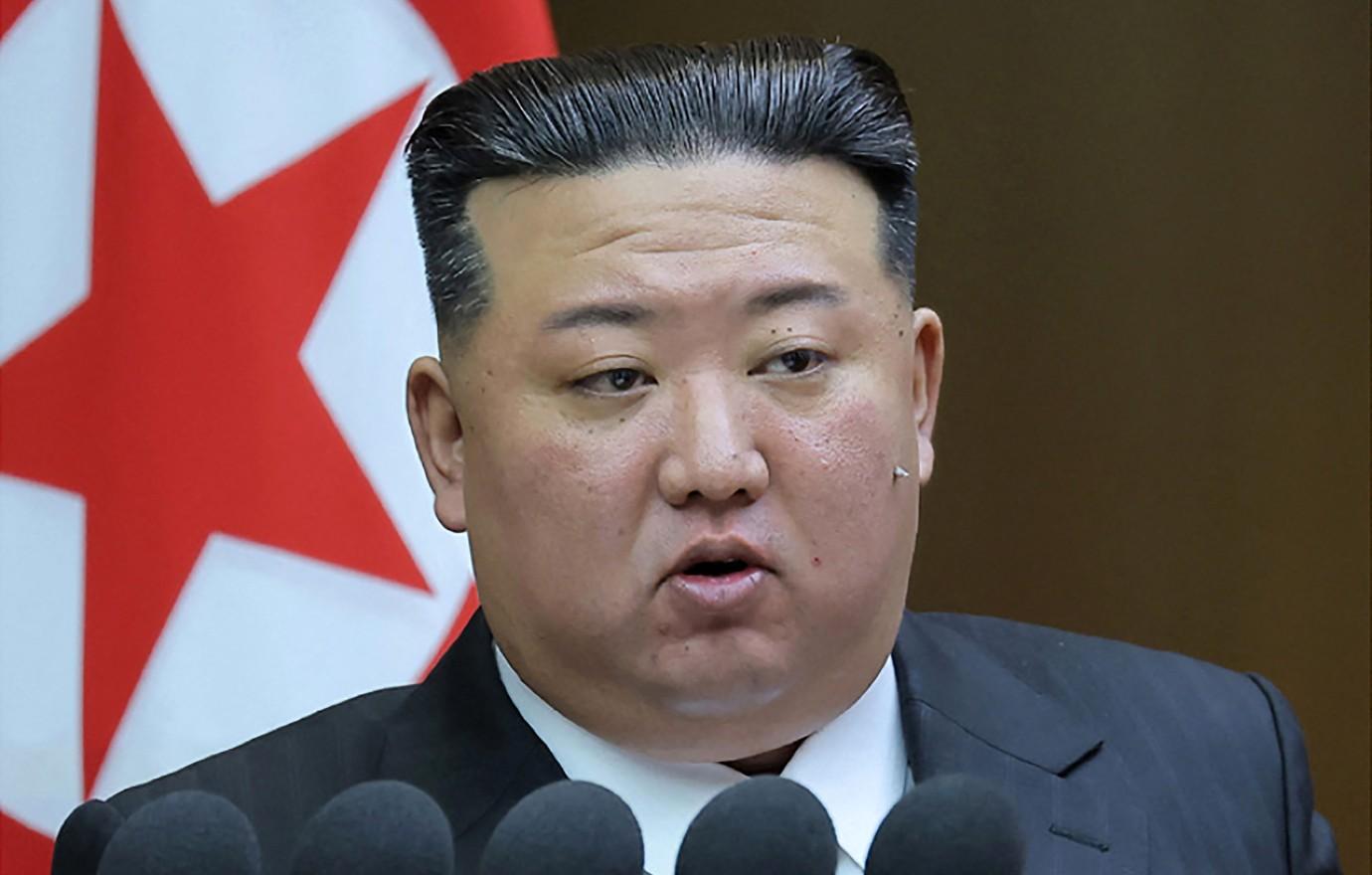 donad trumo praises putin kim jong un