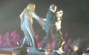 2011__06__Miley_Cyrus_June24newsnea 300×186.jpg