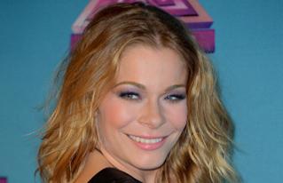 Leann rimes teaser_319x206.jpg