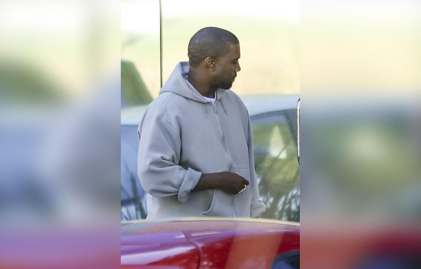 Kanye West Shows Off Bling After Robbery