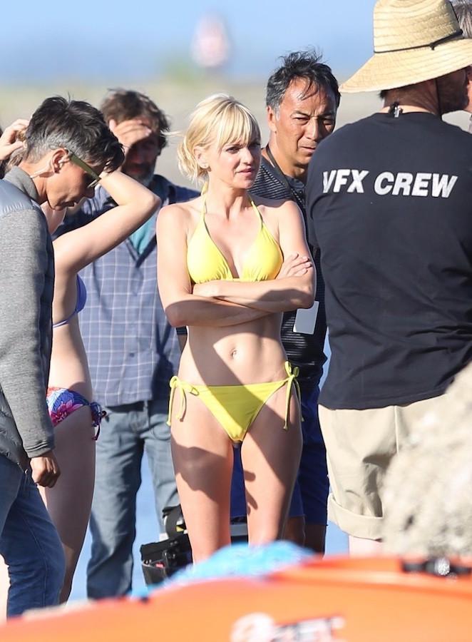 Anna Faris goes for a dip in a tiny yellow bikini on the set of &#8216;Overboard&#8217;