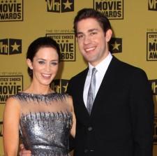 2010__02__Emily_Blunt_John_Krasinksi_feb9newsne 225×223.jpg