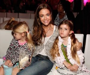 2011__06__Denise_Richards_June29news 300×249.jpg