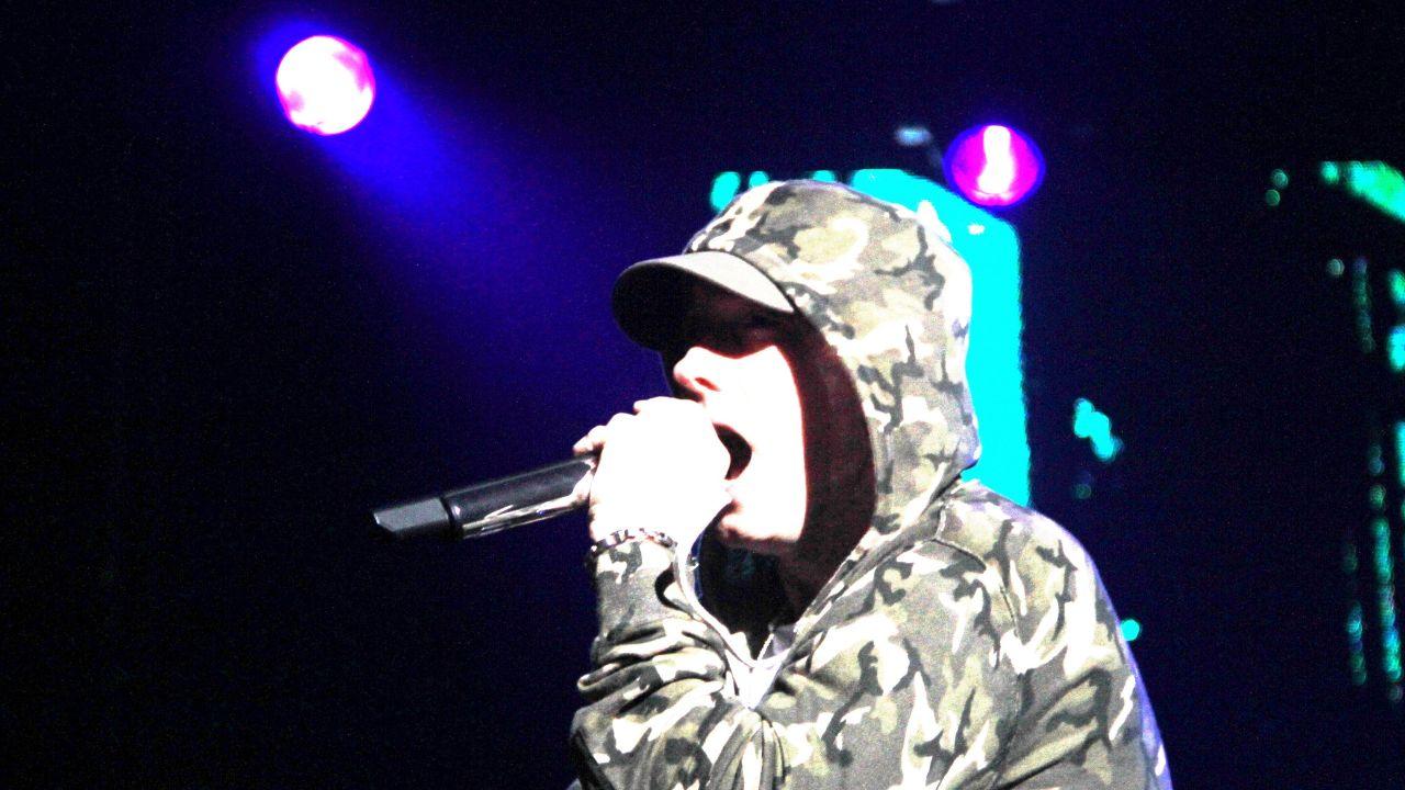 Image of Eminem proposed switching songs right before the album tracklist finalized.