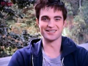 2010__11__Robert_Pattinson_Nov18news 300×225.jpg
