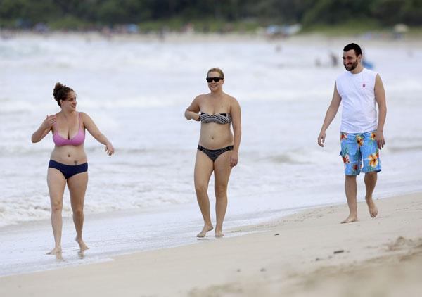 Amy Schumer Strapless Bikini Body Hawaii