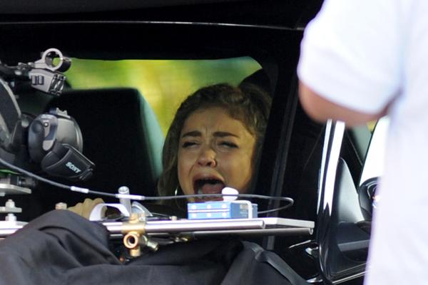 Sarah Hyland has a breakdown while filming scenes for &quot;Modern Family&quot; in LA