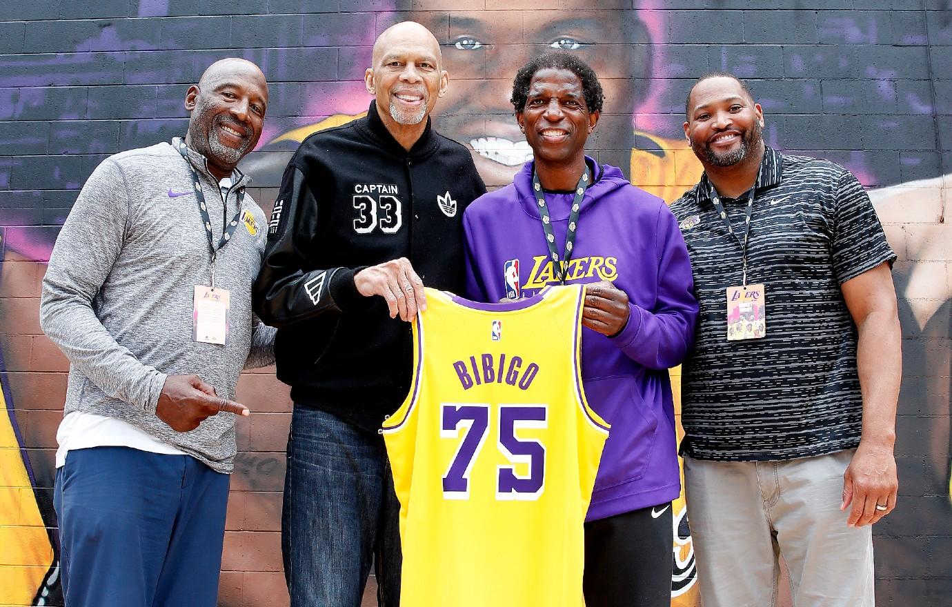 Los Angeles, California, USA. 5th June, 2023. Former Los Angeles Lakers A.C.  Green poses in front of a new Lakers mural unveiled in a ''Lakers Town''  community event in Koreatown in Los