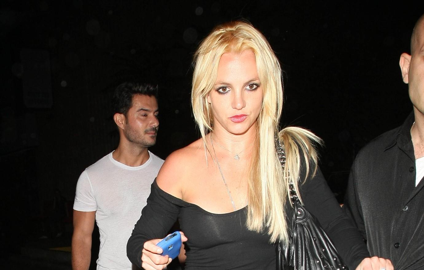 Britney Spears' Fans Voice Concern After She Mimics Choking Herself