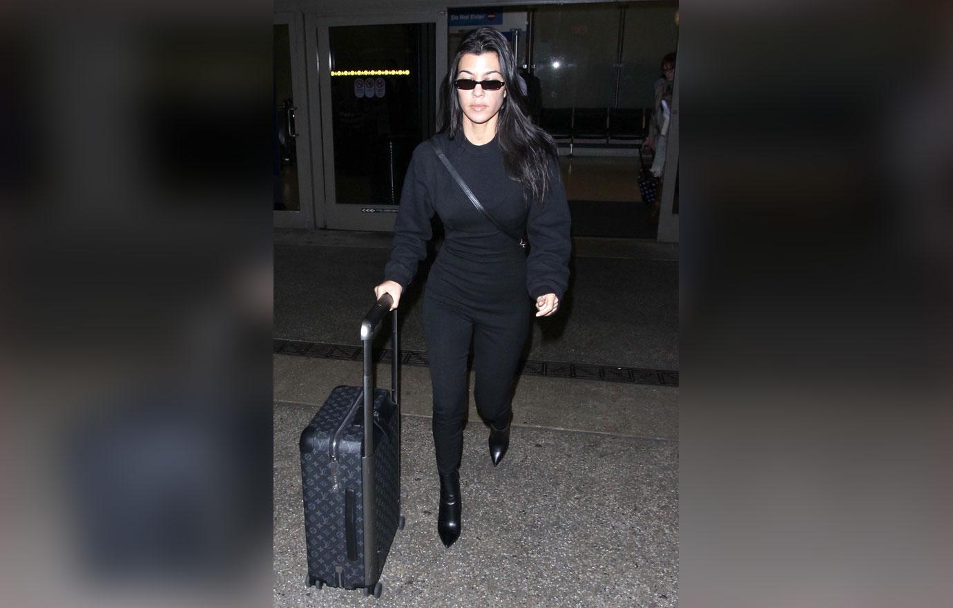 Kourtney kardashian airport