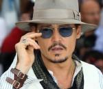 2011__10__Johnny_Depp_Oct5 150×130.jpg