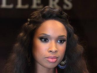 Jennifer hudson may12 001.jpg