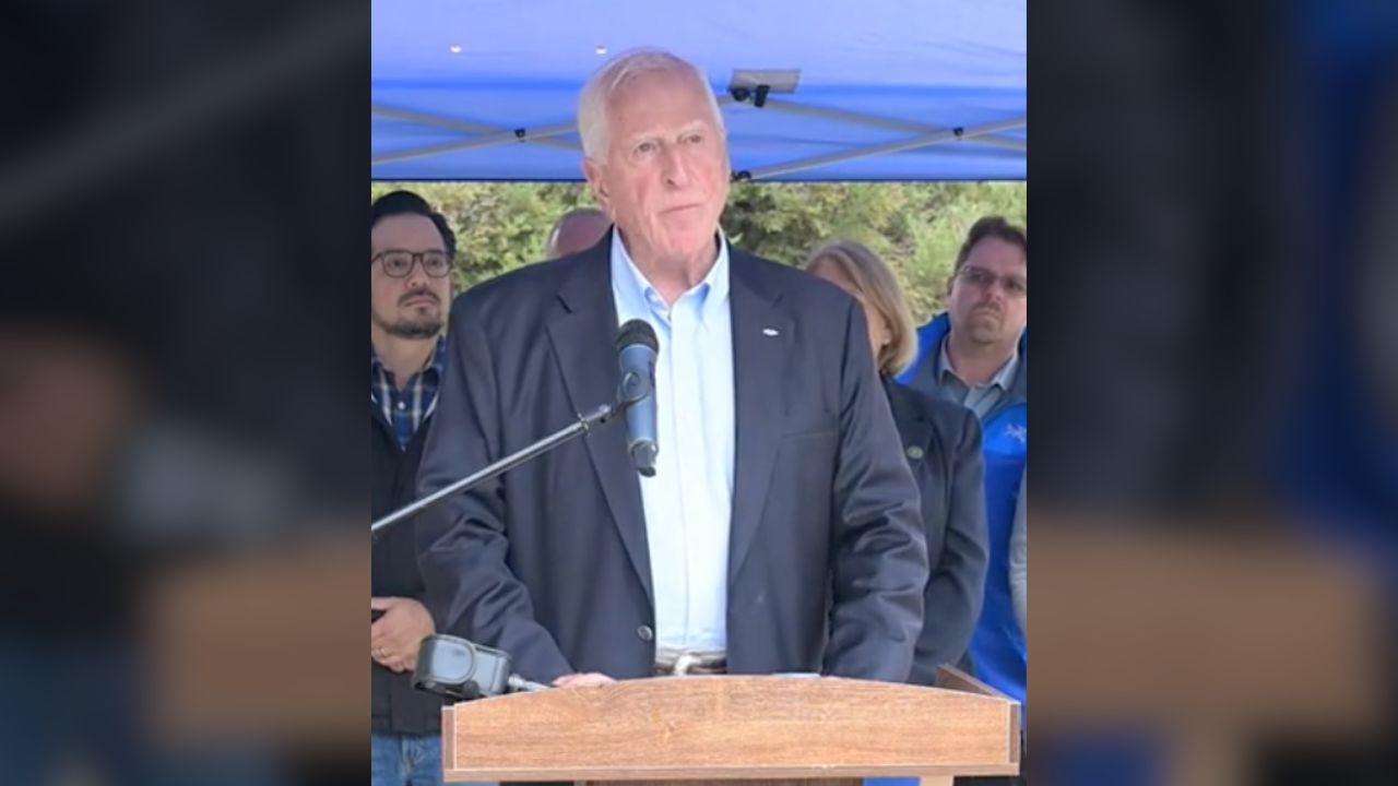 Photo of Rep. Mike Thompson recalled the killings of Renee Good and Alex Pretti. 